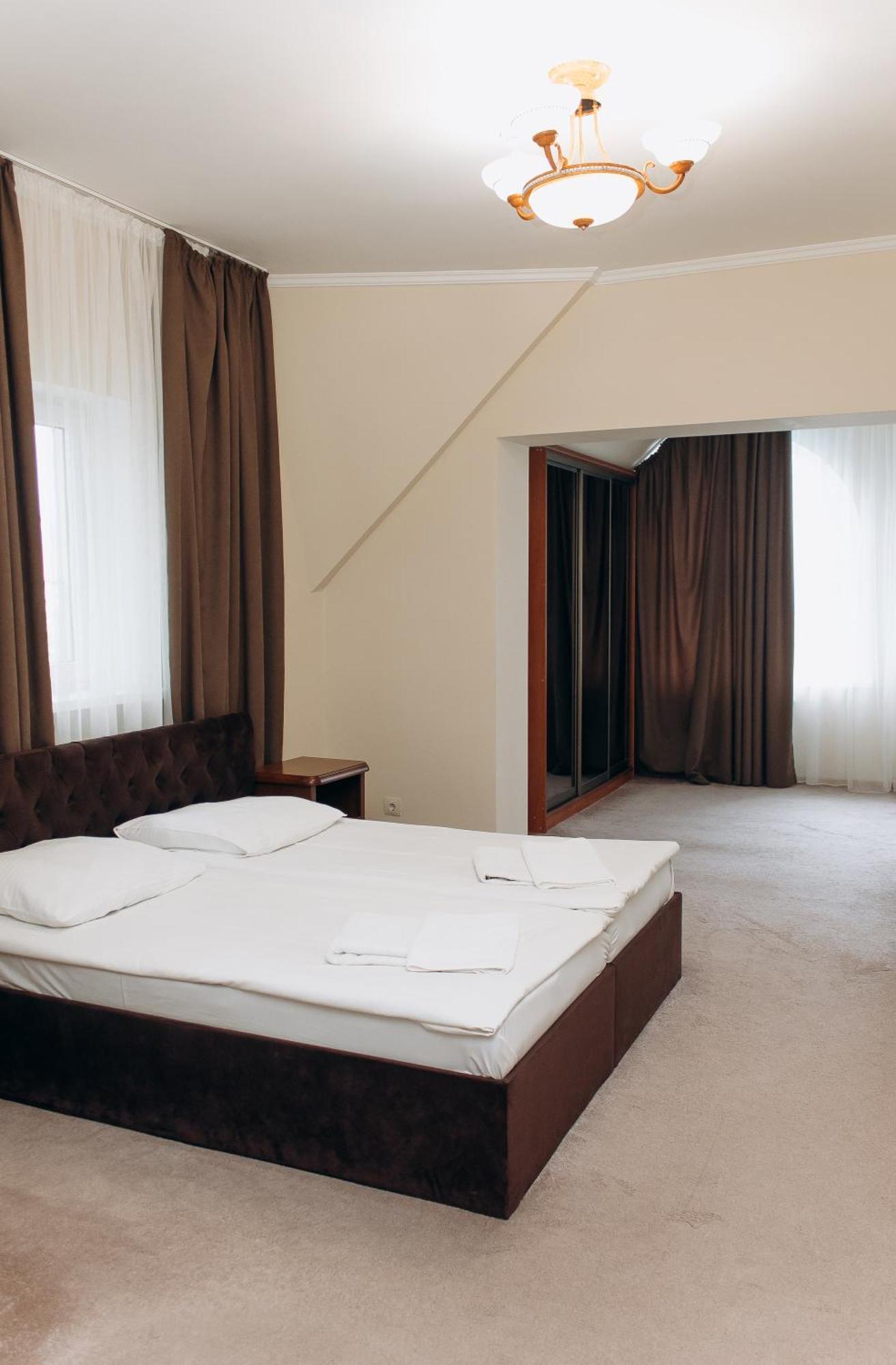 Eduard Hotel Uzhhorod Εξωτερικό φωτογραφία