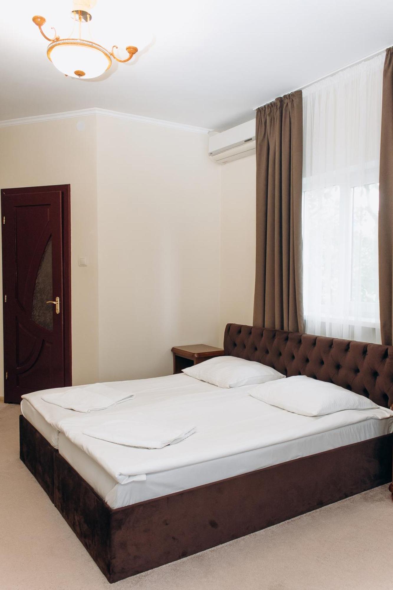 Eduard Hotel Uzhhorod Εξωτερικό φωτογραφία