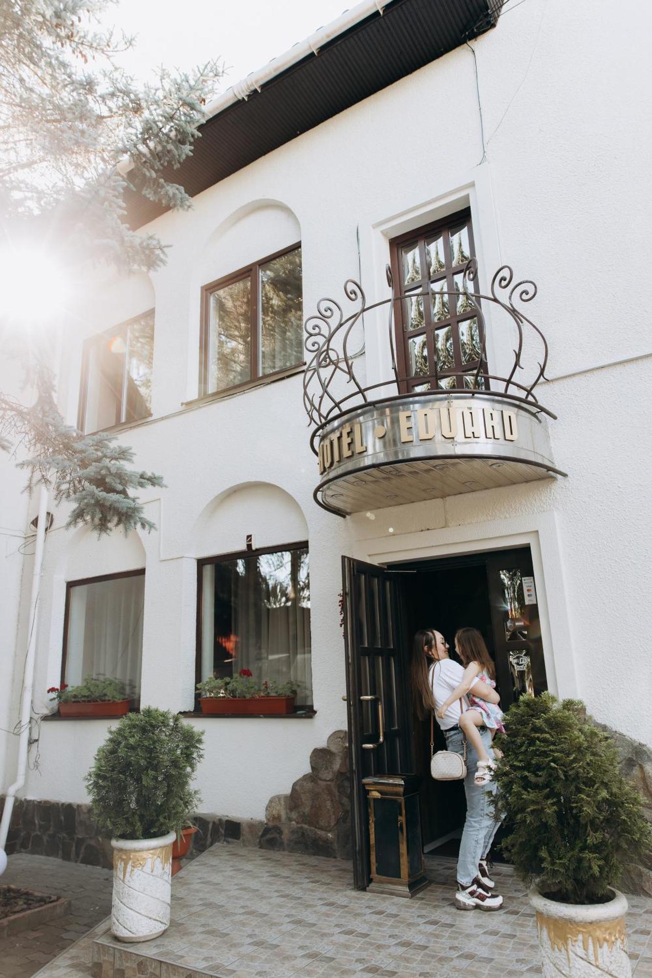 Eduard Hotel Uzhhorod Εξωτερικό φωτογραφία