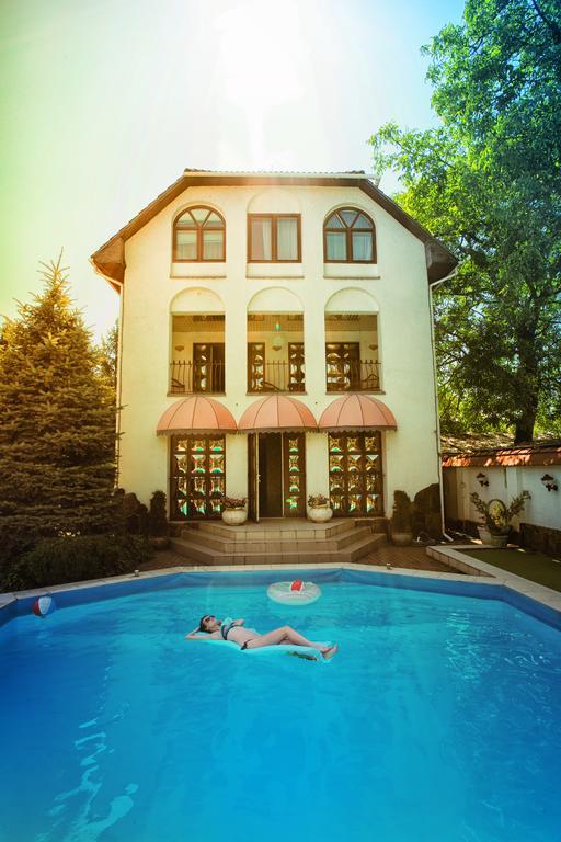 Eduard Hotel Uzhhorod Εξωτερικό φωτογραφία